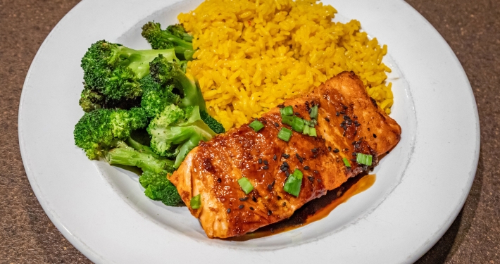 cleaned-AviatorsTavern_SweetSoySalmon_2880x2304